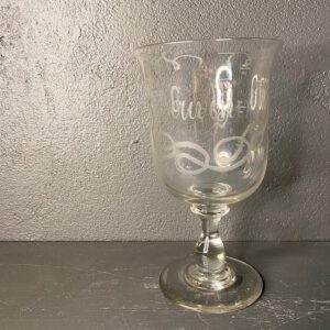 Brudepokal med graveringen Souvenir fra Bellevue Vintage