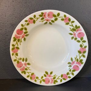 Dyb fajance tallerken m rosa frugtranke fra Bellevue Vintage