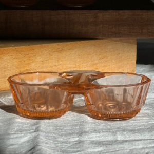 Fransk saltkar i presset glas - mørk rosa - Bellevue Vintage